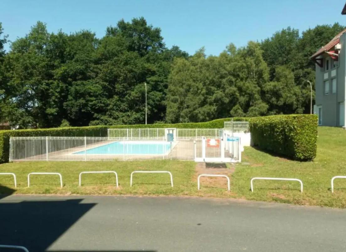 Appartement Le Petit Park-Studio-Terrasse- Piscine-Wifi Fibre à Pau Extérieur photo